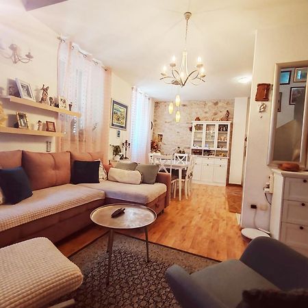 Apartman Hygge Omiš Esterno foto