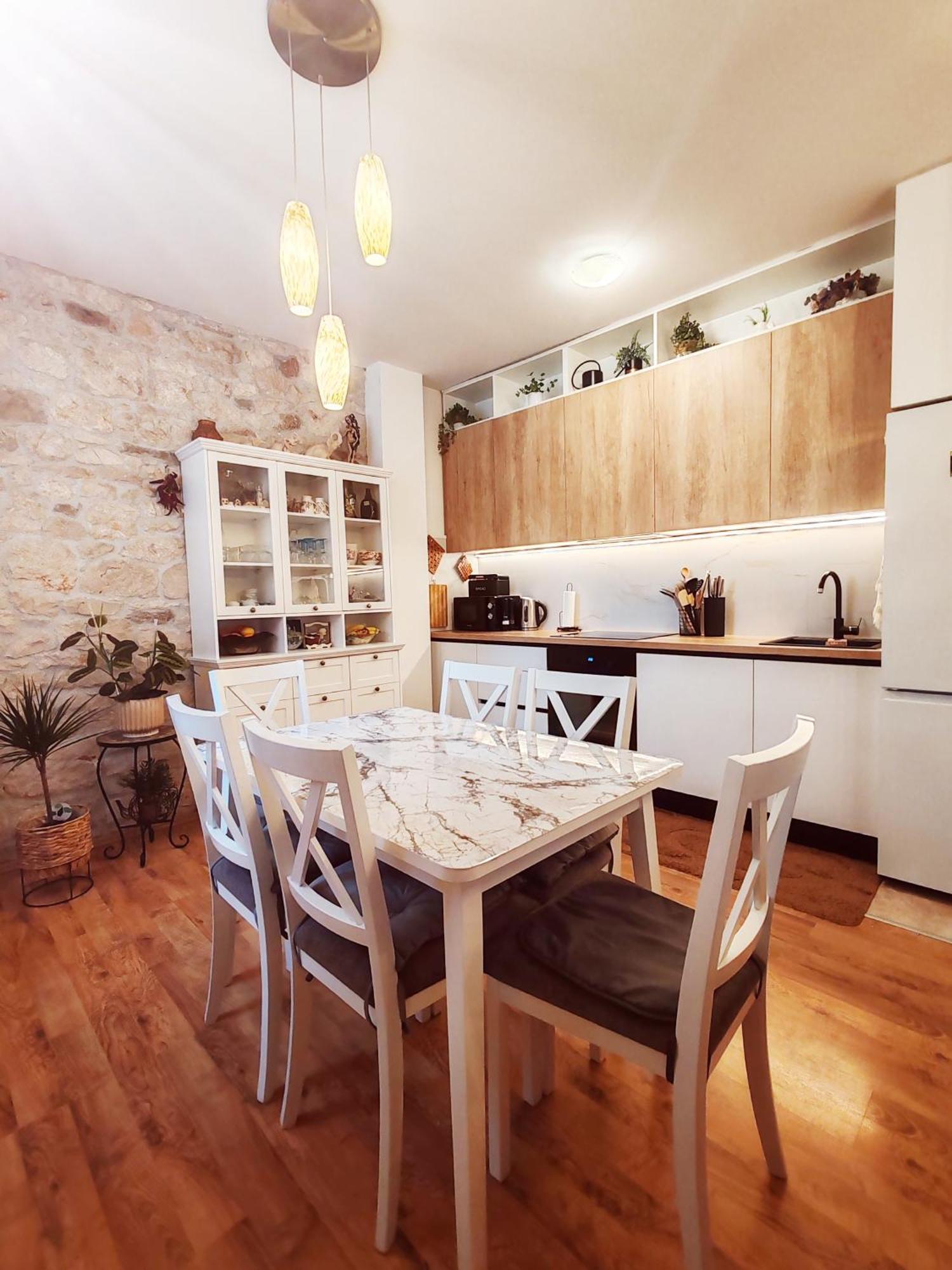 Apartman Hygge Omiš Esterno foto